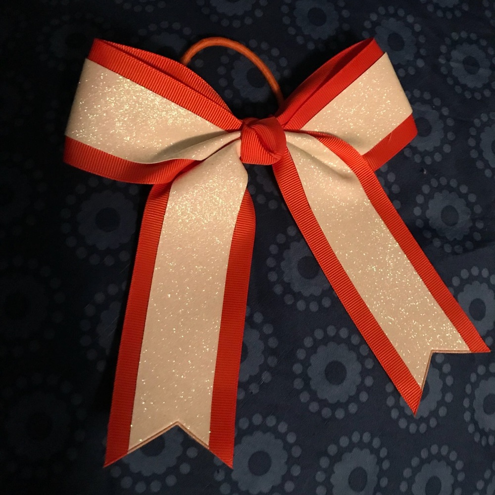 Cheer bow - Picture 2 of 2